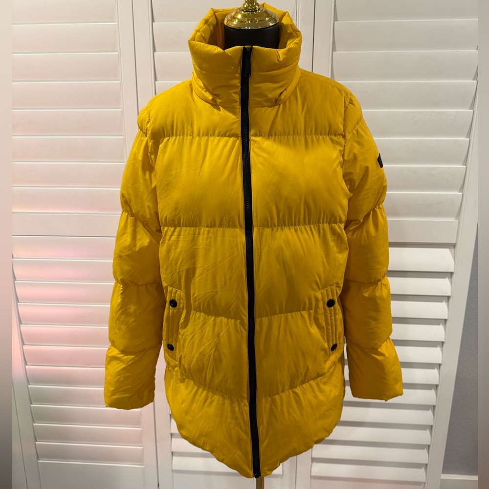 SAM EDELMAN YELLOW PUFFER SO COMFY AND WARM SIZE MEDIUM